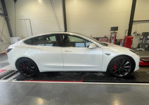 Tesla Model 3 cena 99900 przebieg: 125170, rok produkcji 2019 z Kościan małe 232